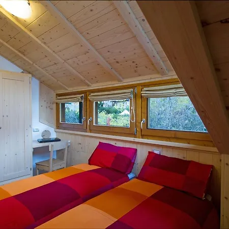 博尔米奥温泉小屋公寓