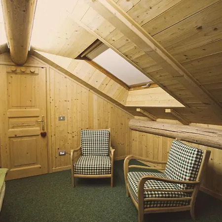 博尔米奥温泉小屋公寓 博尔米奥